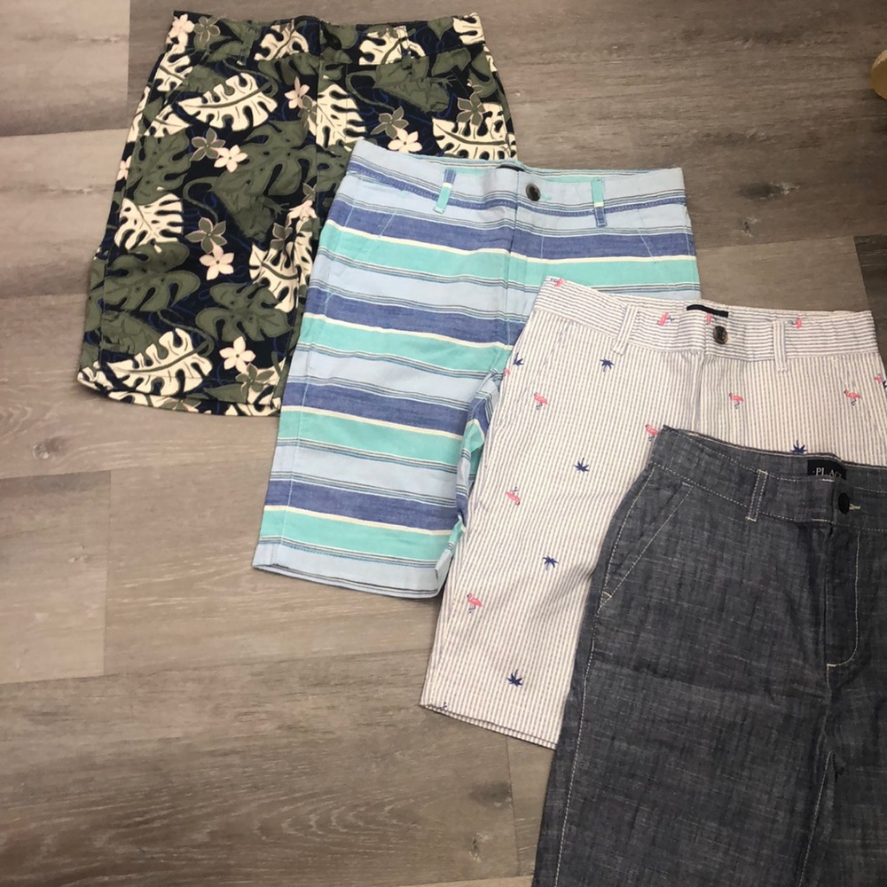 Children’s Place Boys Size 8 button shorts